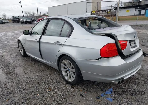 2011 BMW 328I z USA, uszkodzony, nr VIN WBAPH7C5XBE683142